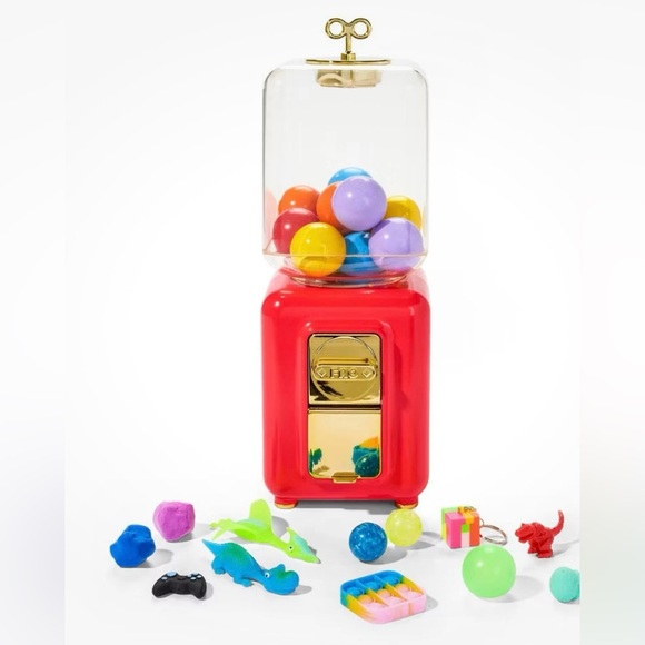 FAO Schwarz Throwback Toys Mystery Vending Machine. - Picture 6 of 6